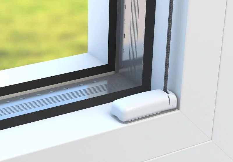 w rowku szyby (z wierceniem)